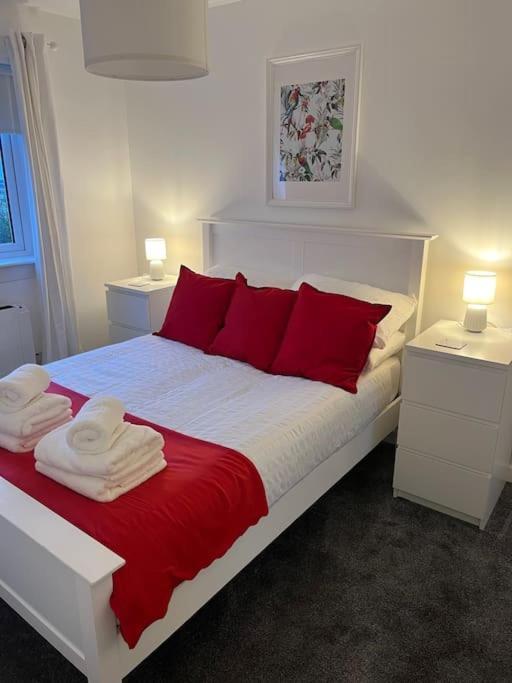 Glenbervie - Beautifully Refurbished, Self-Contained Apartment Dunfermline Exterior photo
