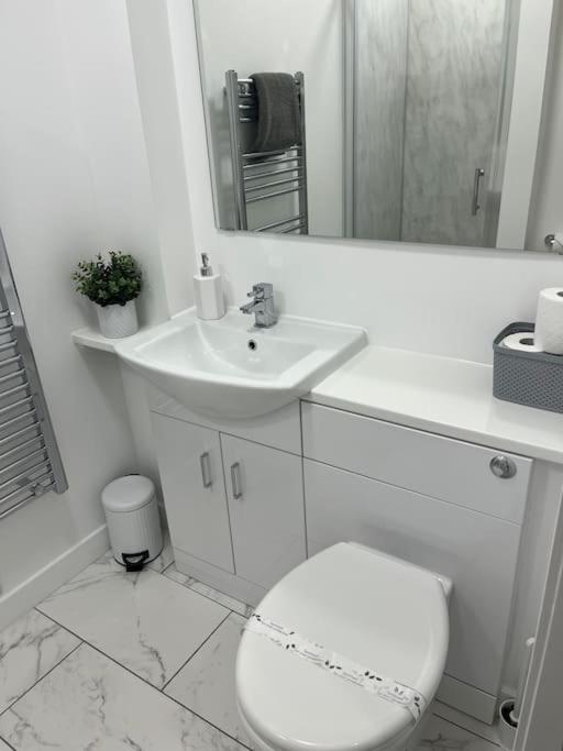 Glenbervie - Beautifully Refurbished, Self-Contained Apartment Dunfermline Exterior photo