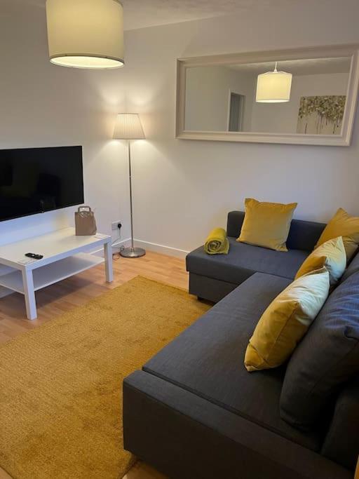 Glenbervie - Beautifully Refurbished, Self-Contained Apartment Dunfermline Exterior photo